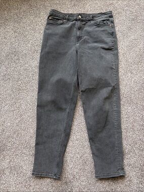 H&M Black High-Rise Straight Jeans